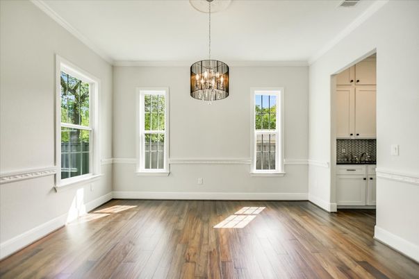 Empty room, Interior, Pendant Lights, Wood Texture Flooring
