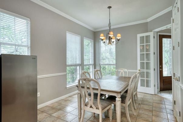 Chandelier, Dining room, Interior