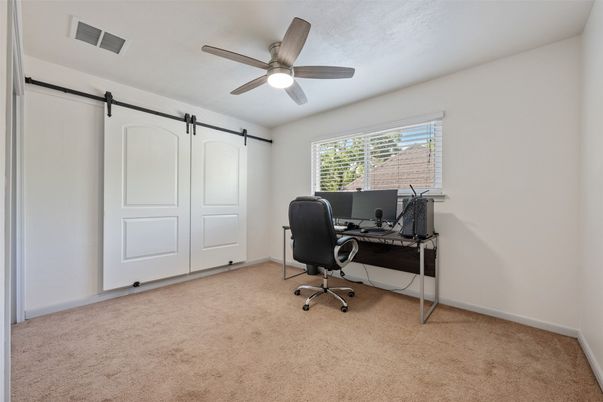 Home Office, Interior