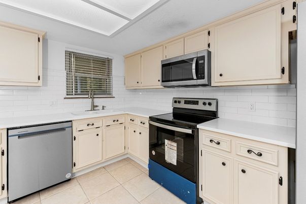 Interior, Kitchen, Stainless Steel Appliances