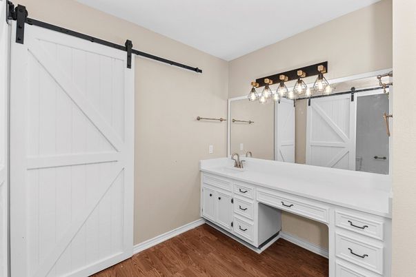 Bathroom, Dual Sink Vanities, Interior, Wood Texture Flooring