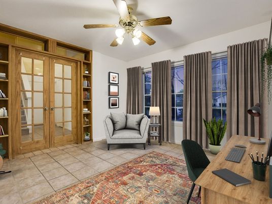 Home Office, Interior