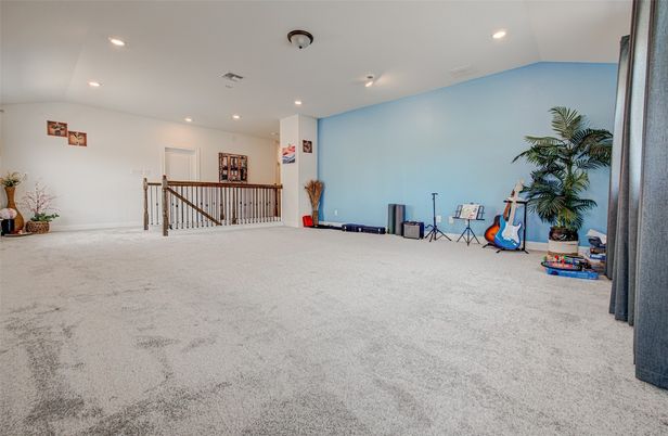 Empty room, Interior, Recessed Lighting