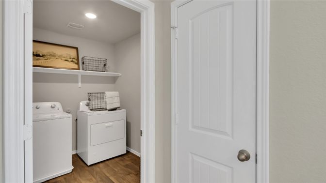 Interior, Recessed Lighting, Washer, Wood Texture Flooring