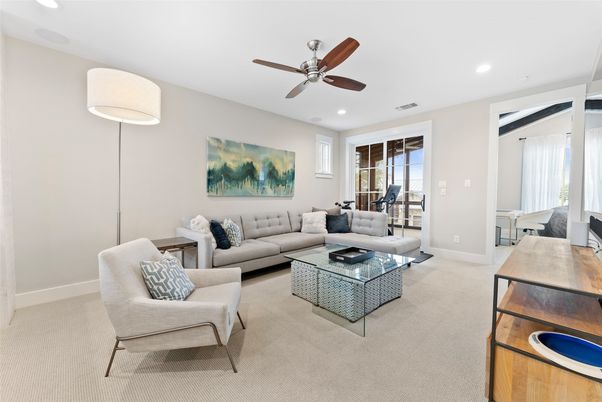 Fitness Equipment, Interior, Living room, Recessed Lighting