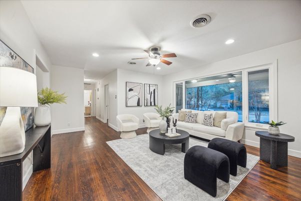 Interior, Living room, Recessed Lighting, Wood Texture Flooring