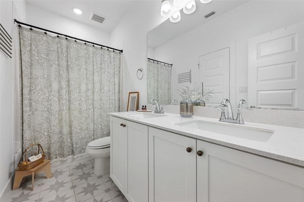 Bathroom, Dual Sink Vanities, Interior, Recessed Lighting