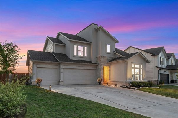 Attached, Exterior, Facade, Farmhouse