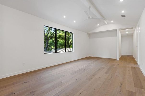 Empty room, Interior, Recessed Lighting, Wood Texture Flooring