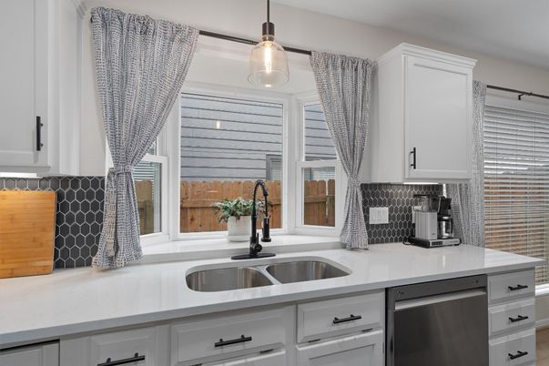 Interior, Kitchen, Pendant Lights, Stainless Steel Appliances