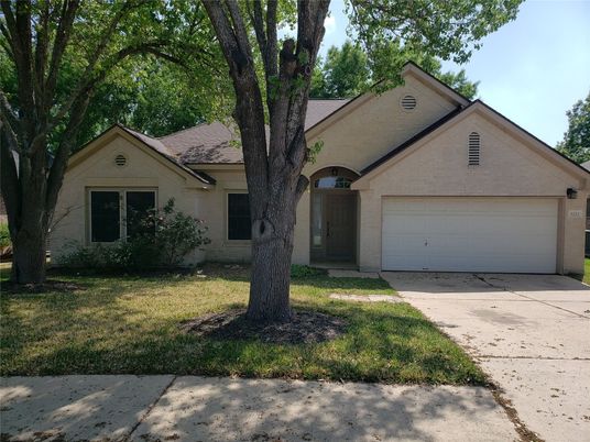 Attached, Exterior, Facade, Ranch