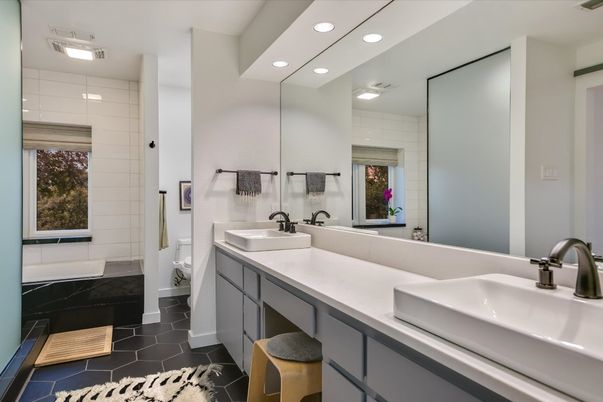 Bathroom, Dual Sink Vanities, Interior, Recessed Lighting