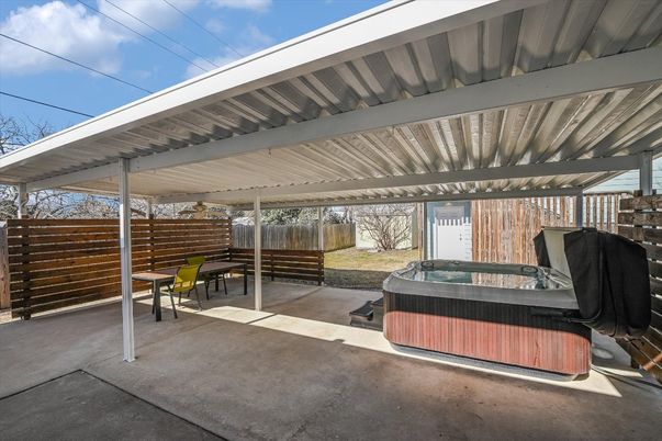 Exterior, Hot Tub