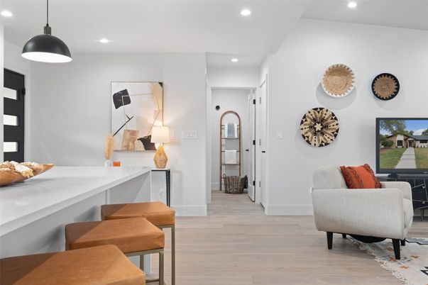 Interior, Pendant Lights, Recessed Lighting, Wood Texture Flooring