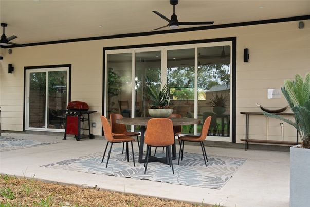 Dining room, Exterior