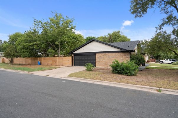 Detached Garage, Exterior
