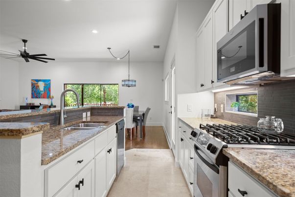 Dining room, Interior, Kitchen, Pendant Lights, Recessed Lighting, Stainless Steel Appliances