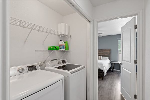 Bedroom, Interior, Utility Closets, Washer, Wood Texture Flooring