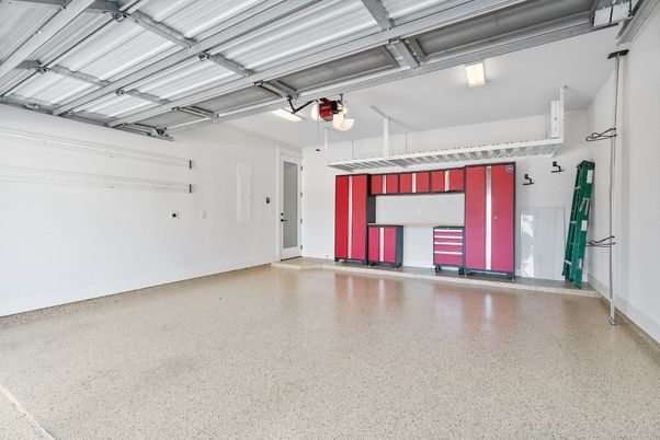 Garage, Interior