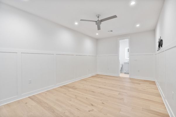 Empty room, Interior, Recessed Lighting, Wood Texture Flooring