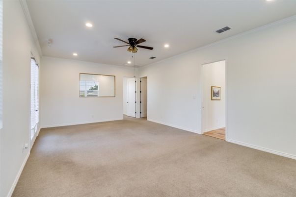Empty room, Interior, Recessed Lighting