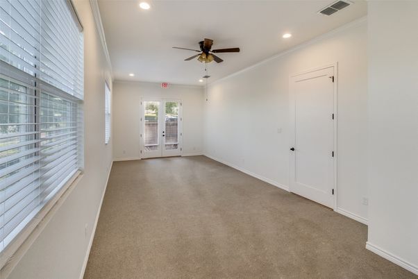 Empty room, Interior, Recessed Lighting