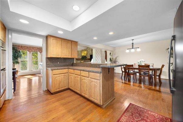 Dining room, Interior, Kitchen, Pendant Lights, Recessed Lighting, Wood Texture Flooring