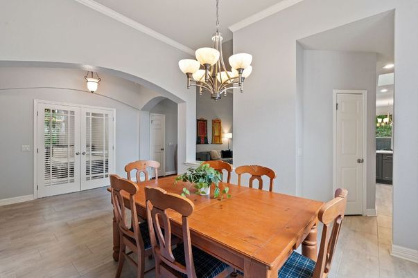 Chandelier, Dining room, Interior, Recessed Lighting, Wood Texture Flooring