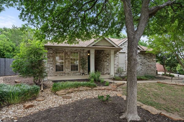 Exterior, Facade, Brick Facade, Ranch
