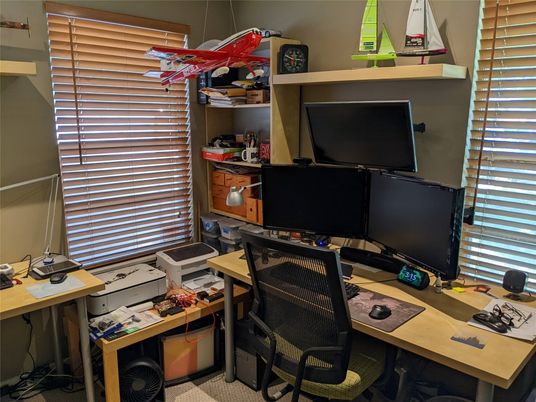 Home Office, Interior