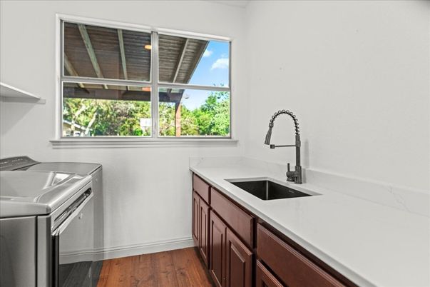 Interior, Kitchen, Washer, Wood Texture Flooring
