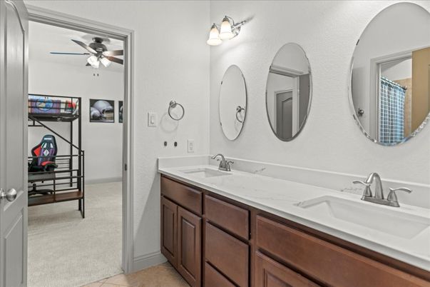 Bathroom, Dual Sink Vanities, Interior