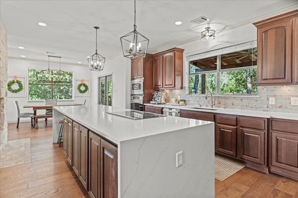 Dining room, Interior, Kitchen, Pendant Lights, Recessed Lighting, Wood Texture Flooring