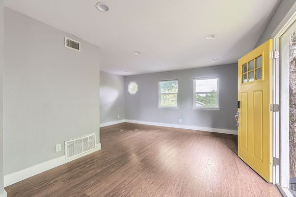 Empty room, Interior, Recessed Lighting, Wood Texture Flooring