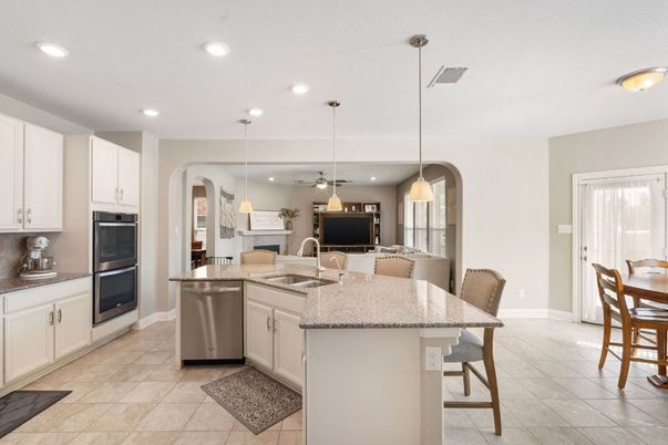 Dining room, Interior, Kitchen, Pendant Lights, Recessed Lighting, Stainless Steel Appliances