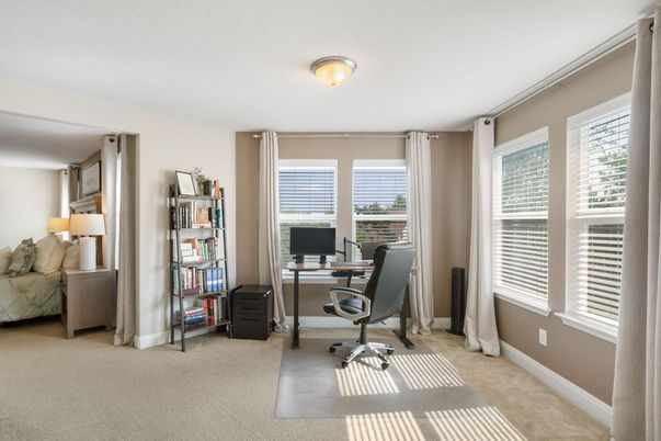 Home Office, Interior