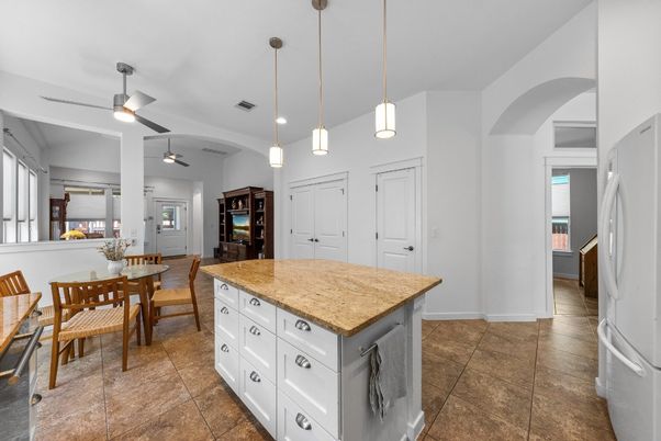 Dining room, Interior, Pendant Lights, Recessed Lighting