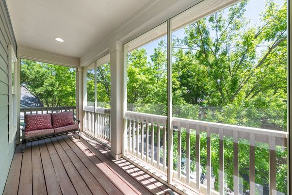 Interior, Recessed Lighting, Sun Room, Wood Texture Flooring