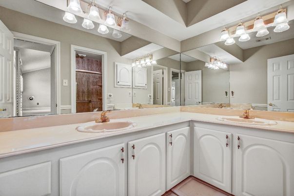 Bathroom, Dual Sink Vanities, Interior