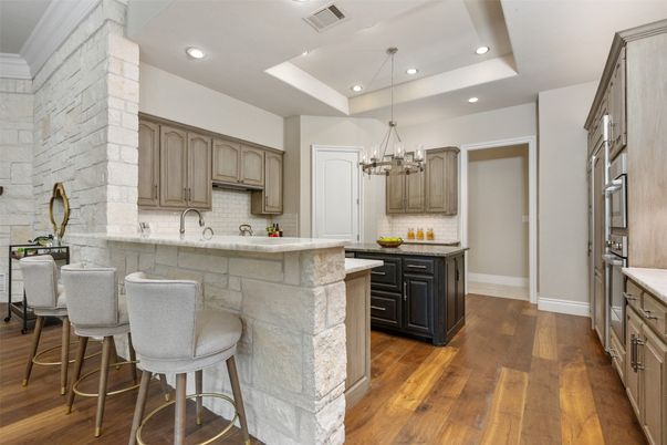 Chandelier, Interior, Kitchen, Pendant Lights, Recessed Lighting, Stone Walls, Wood Texture Flooring