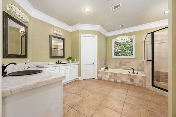 Bathroom, Dual Sink Vanities, Interior, Pendant Lights, Recessed Lighting