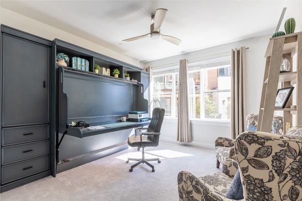 Home Office, Interior