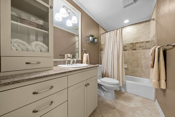 Bathroom, Interior, Recessed Lighting