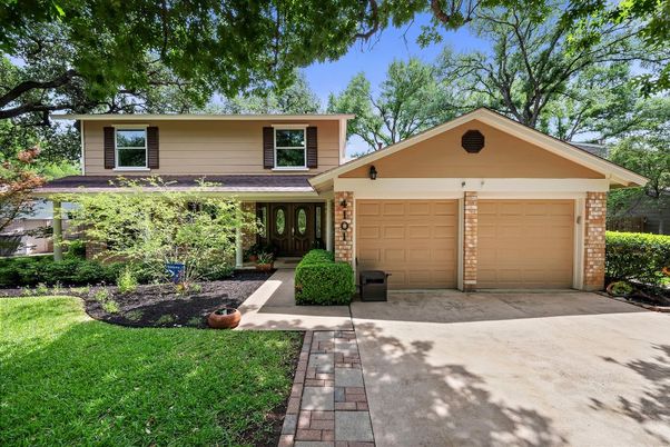 Attached, Exterior, Facade, American Craftsman