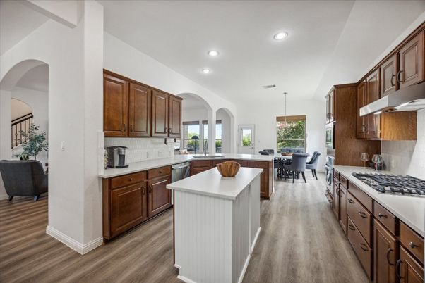 Dining room, Interior, Kitchen, Pendant Lights, Recessed Lighting, Wood Texture Flooring