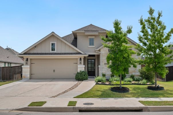 Attached, Exterior, Facade, Farmhouse