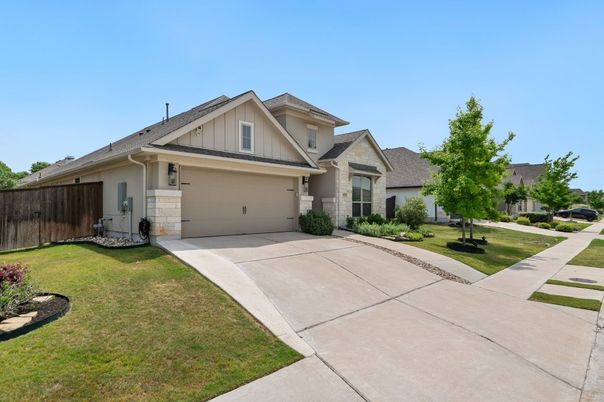 Attached, Exterior, Facade, Farmhouse