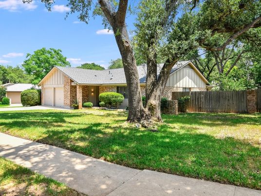 Attached, Backyard, Exterior, Facade, Brick Facade, Ranch