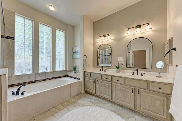 Bathroom, Dual Sink Vanities, Interior, Recessed Lighting