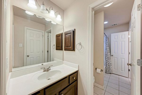 Bathroom, Interior, Recessed Lighting